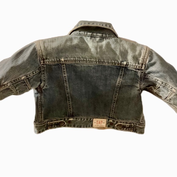 Baby Gap denim jacket size 12-18 mos. - Picture 2 of 3